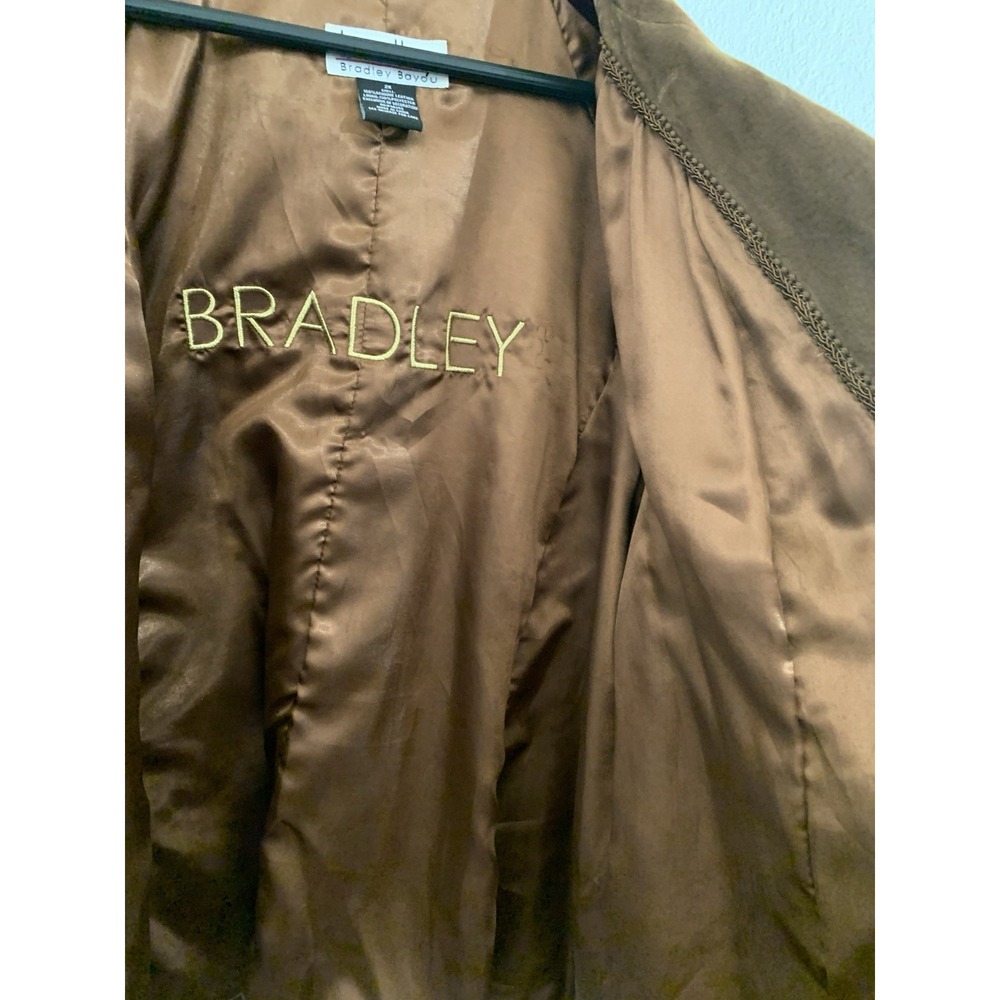 Classic Women's Suede Button-Front Leather Jacket in Brown - Picture 11 of 16